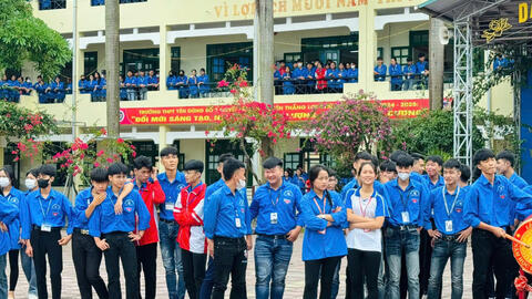 <a href="/tin-tuc/hoat-dong-cua-hoc-sinh" title="Học sinh - Cựu học sinh" rel="dofollow">Học sinh - Cựu học sinh</a>